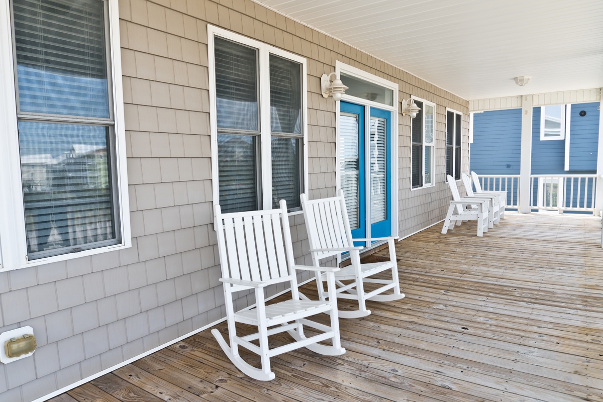Deck off Living