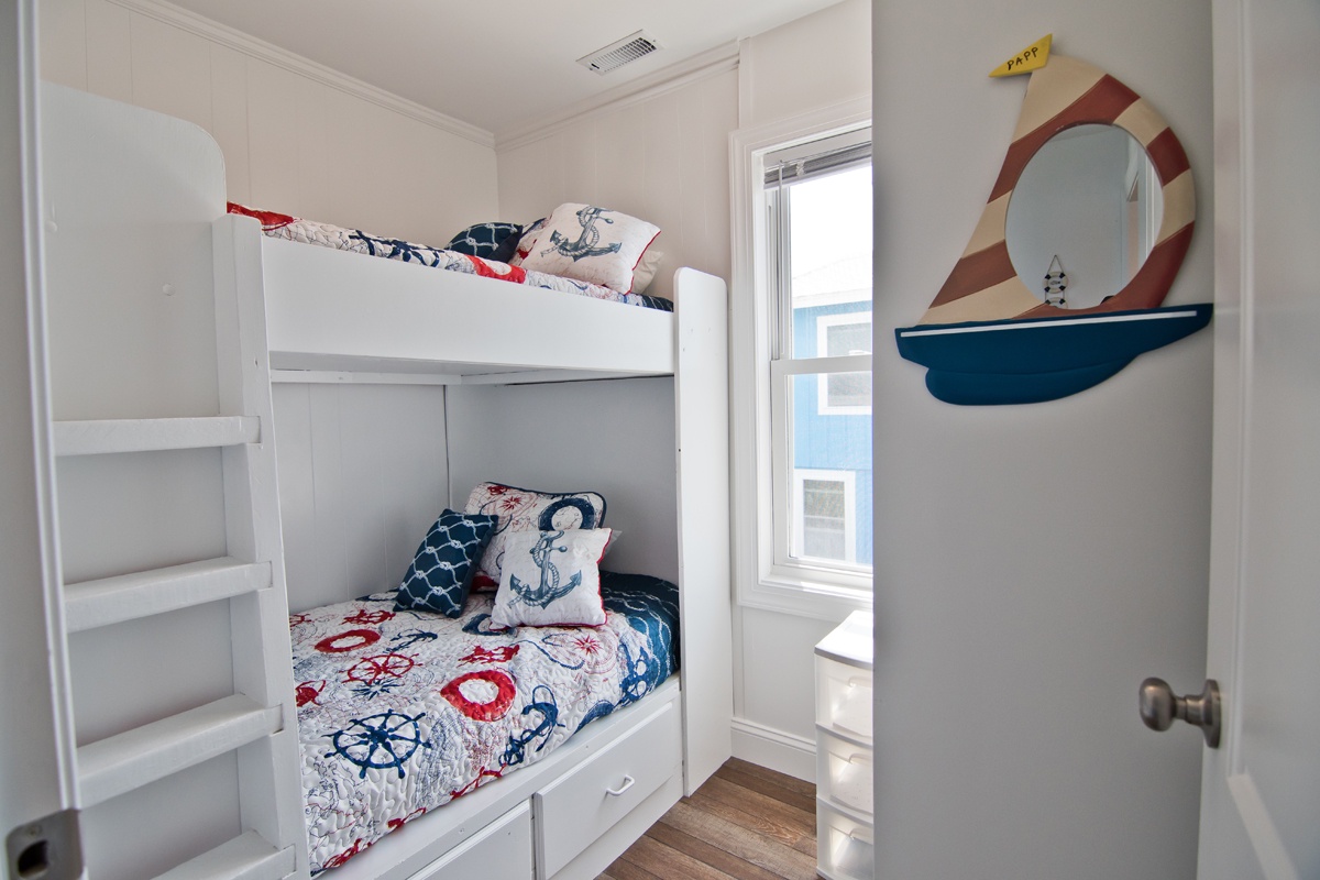 Captain's Quarters West