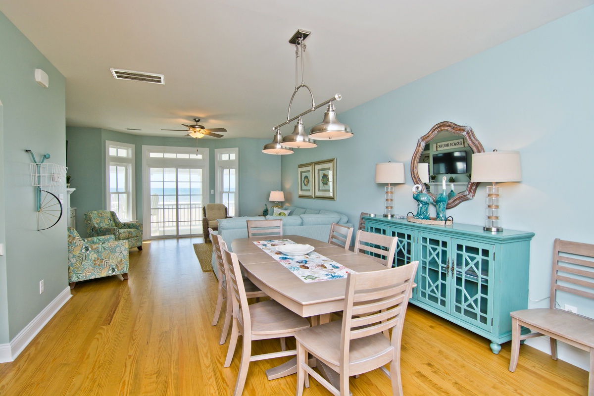 Dining / Living Room