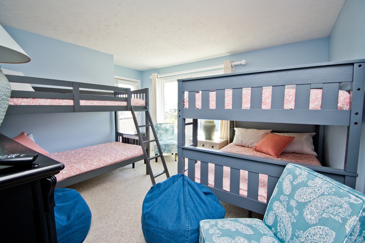 Level One Bedroom with Double/Double Bunk and Twin Bunk
