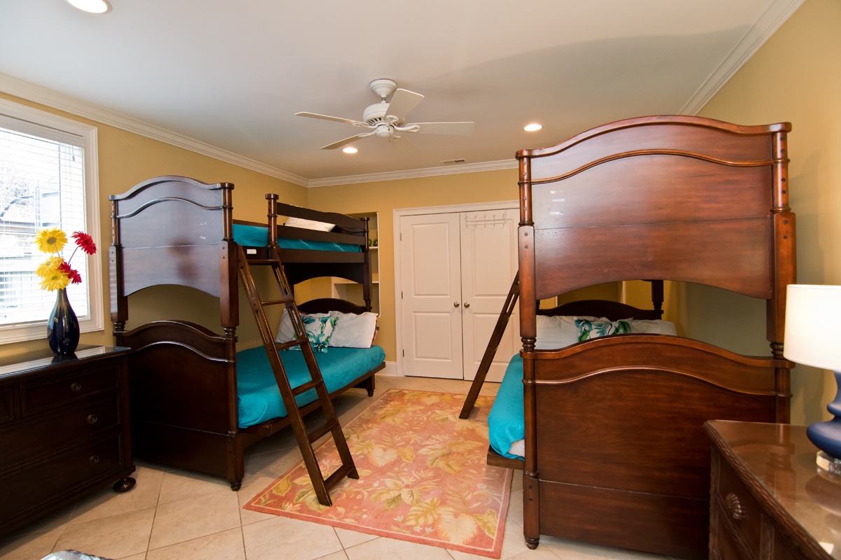 Ground Level Bedroom with 2 Double/Twin Bunks