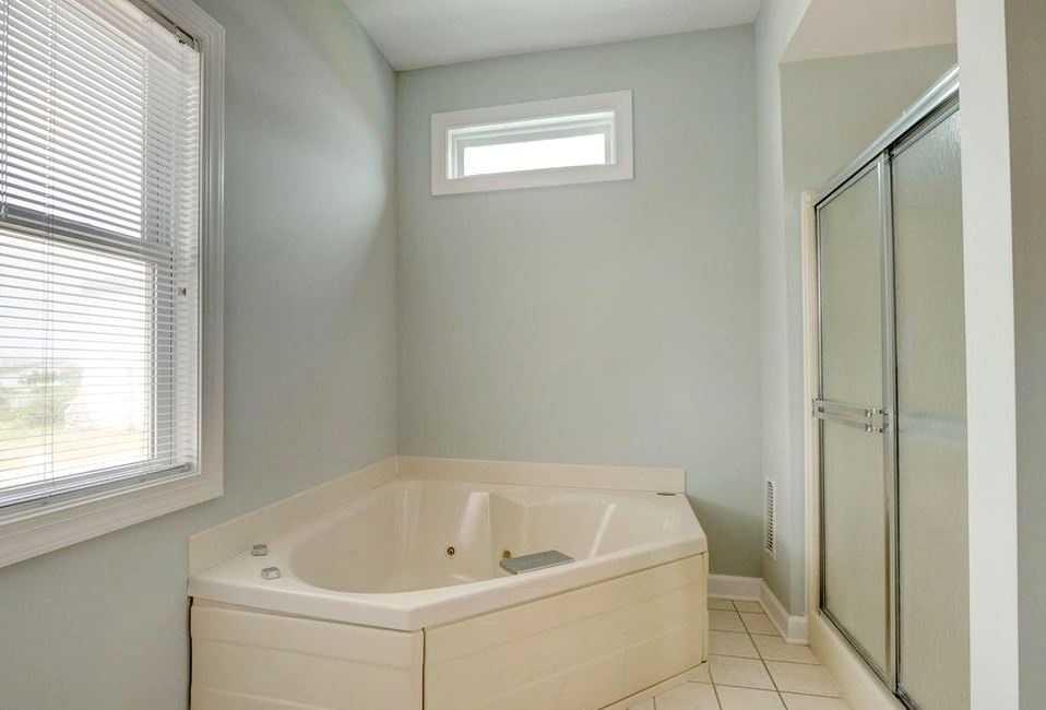 23 885 bath1b