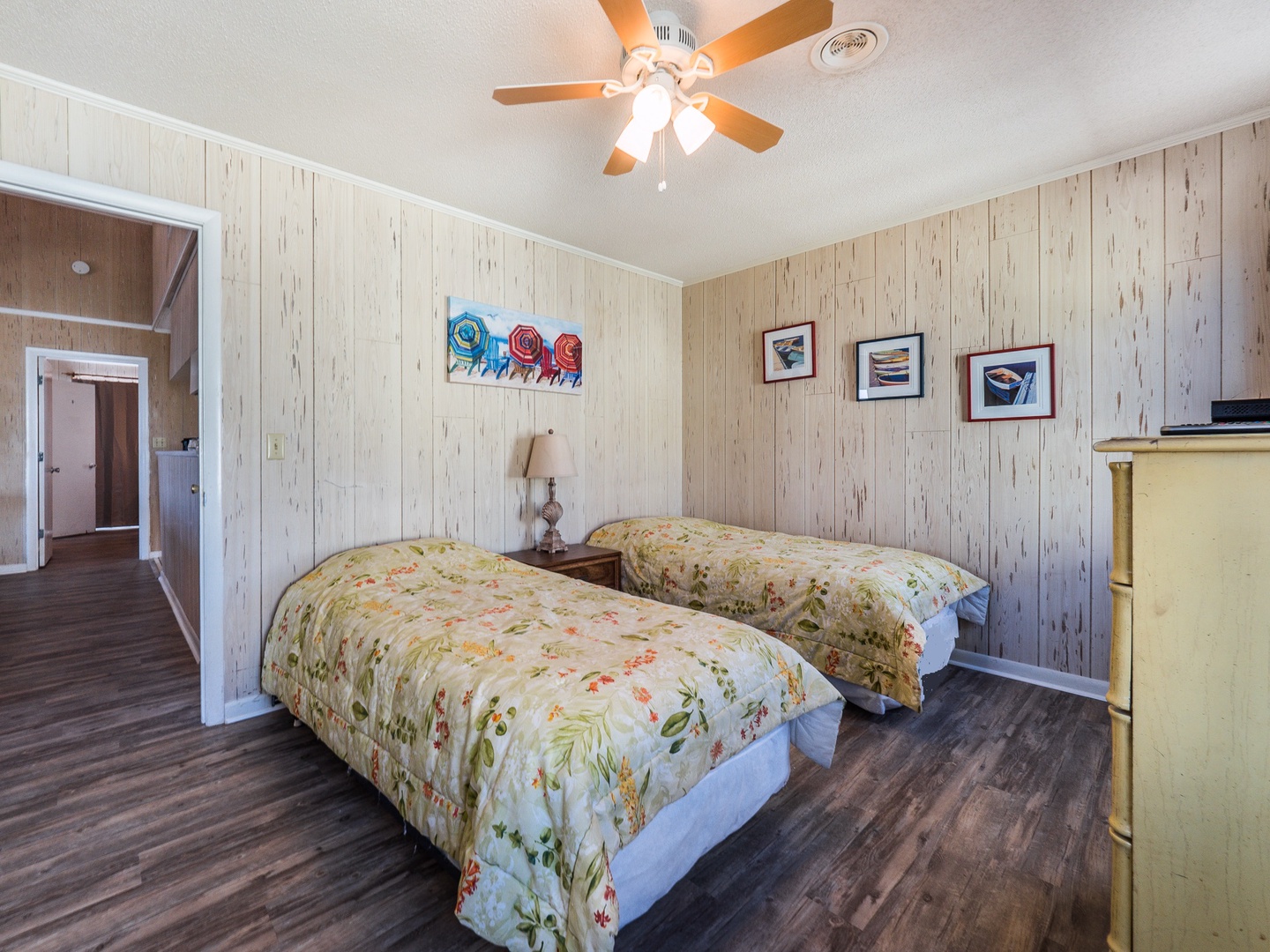 15 Q14-large-2000px - twin bedroom (retouched torn bed skirt)