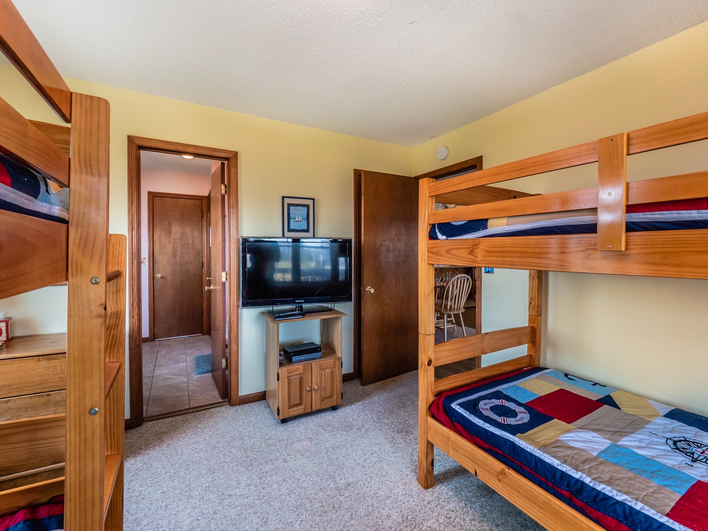15 Q20-large-2000px - bunks