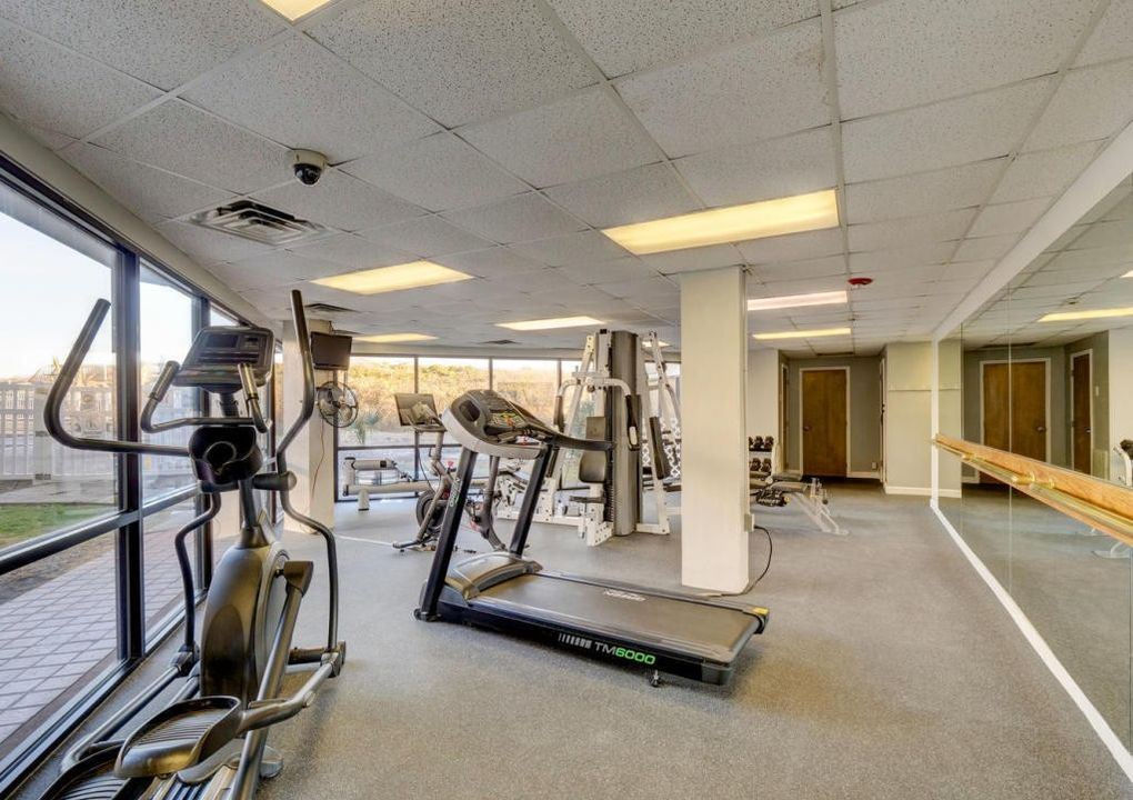 14 883 comm gym a