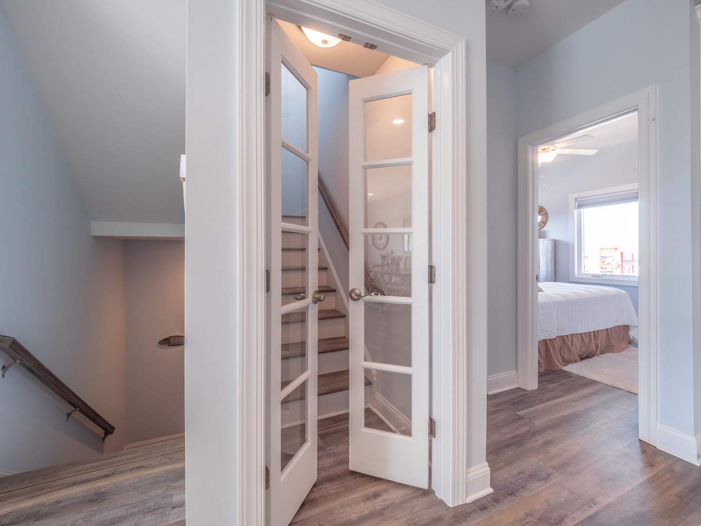12 Q12-large-2000px - steps up to master suite
