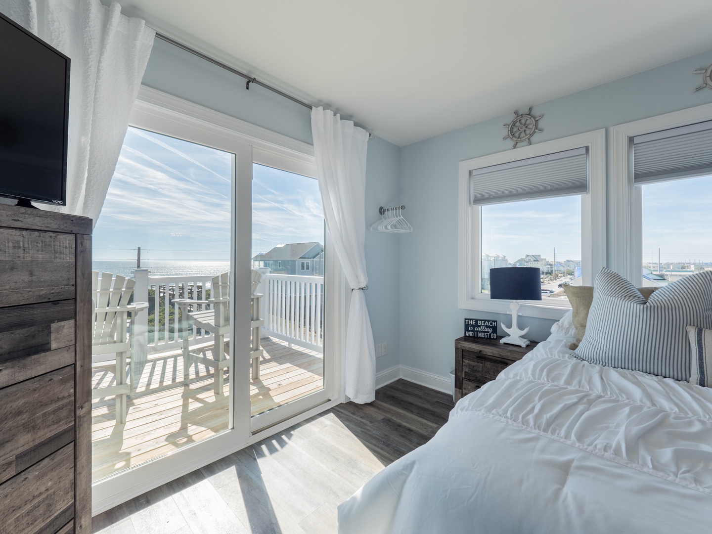 15 Q17-large-2000px - master suite view