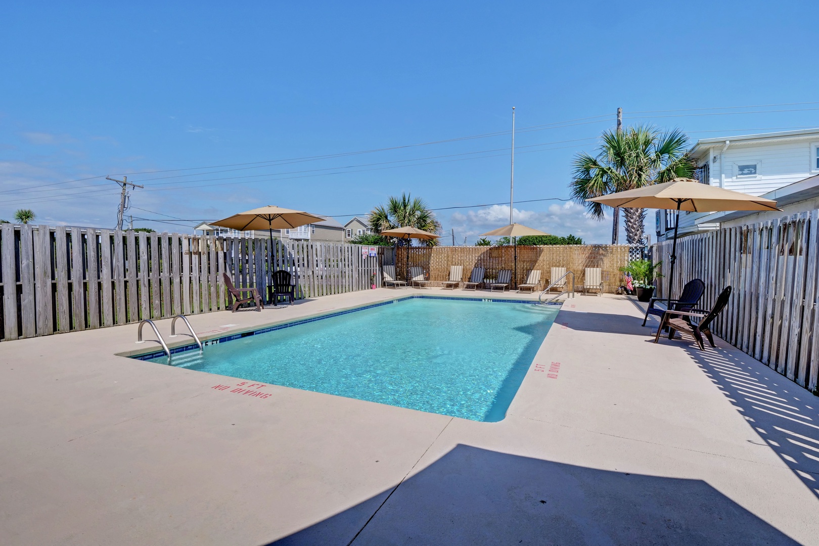 600 pool 1a P1755286_87_88_89_90_91_92
