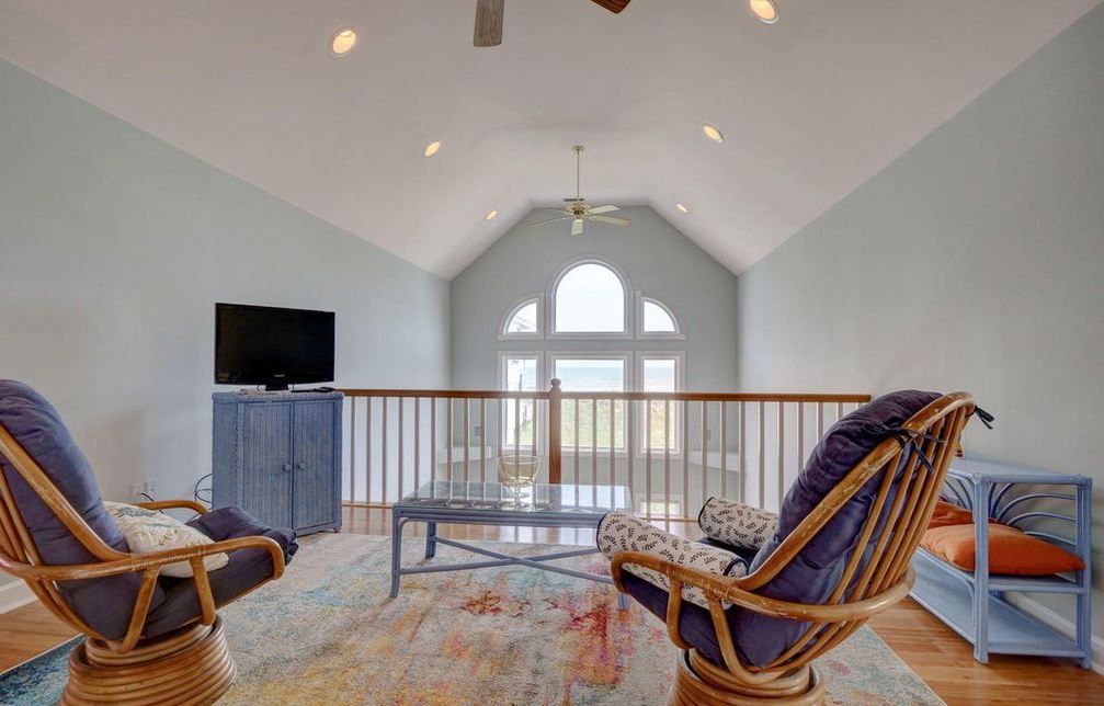 17 885 loft b