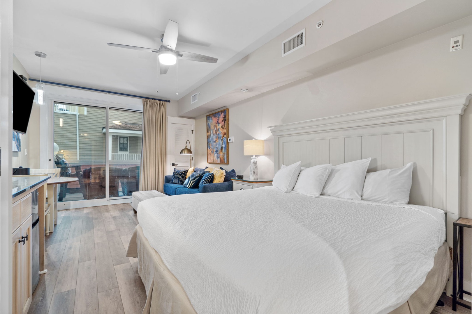 King size bed