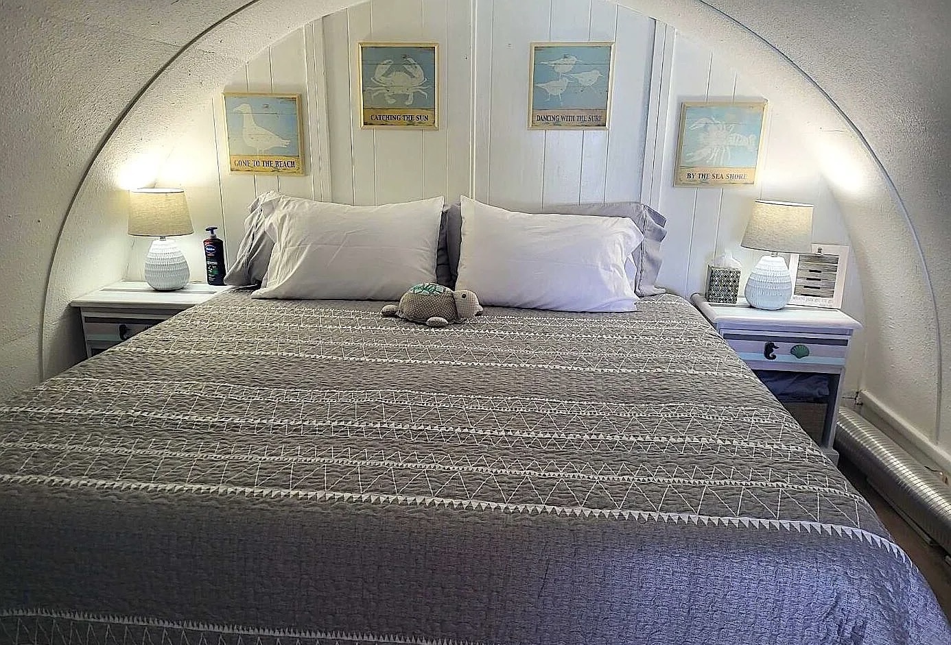 Loft space with queen and king beds (sleeps 4)