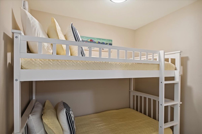 Bunk space with twin beds