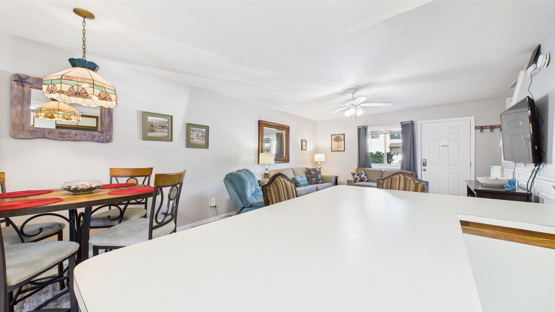 Breakfast bar