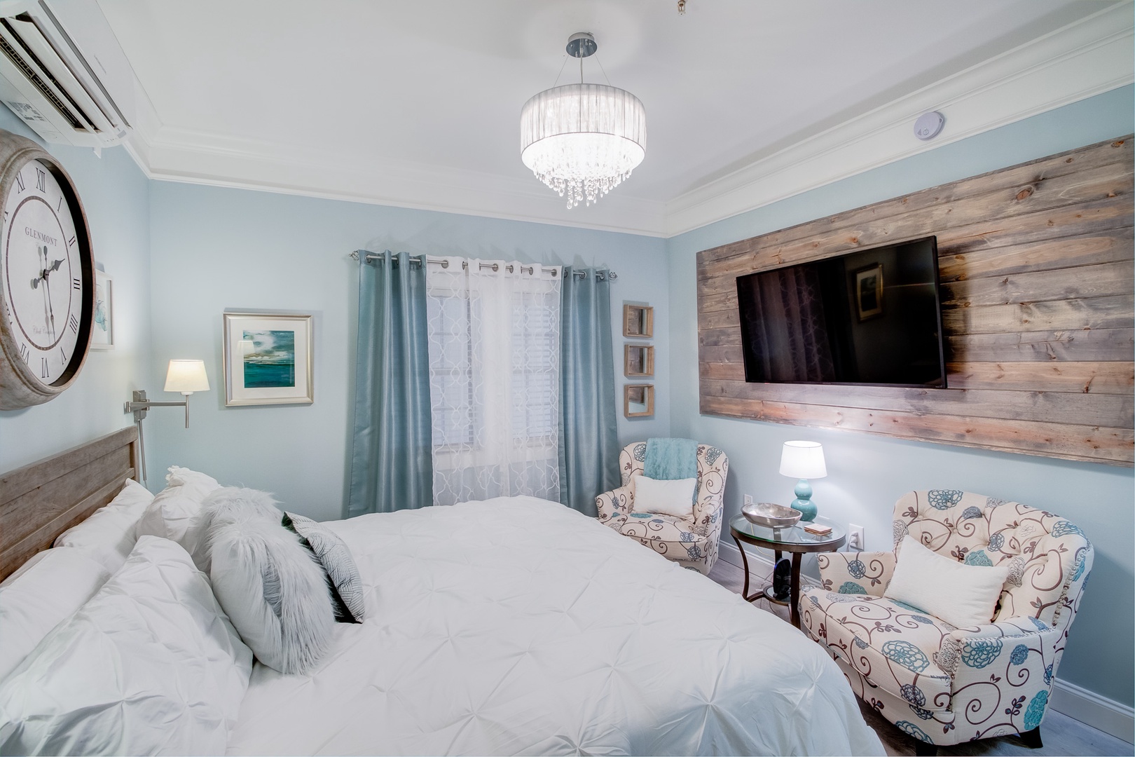 King size bed