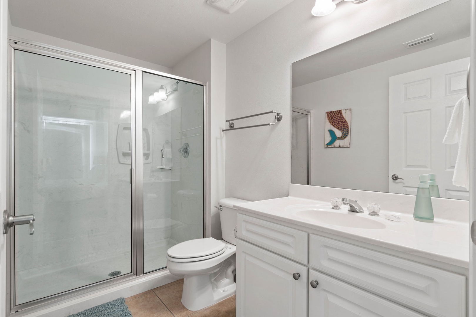 Full bathroom #1