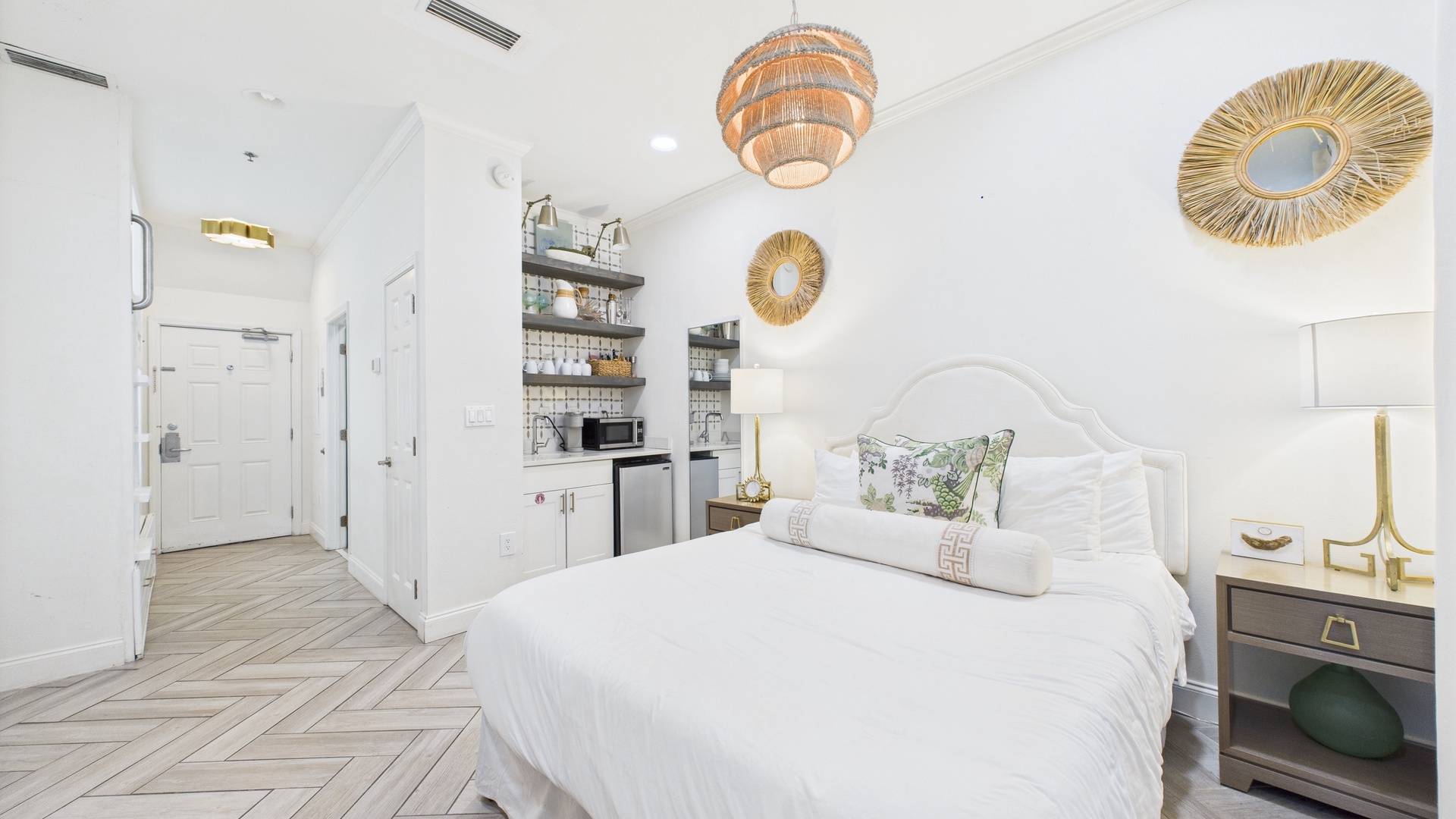 Full bed in sleeping area (sleeps 2)