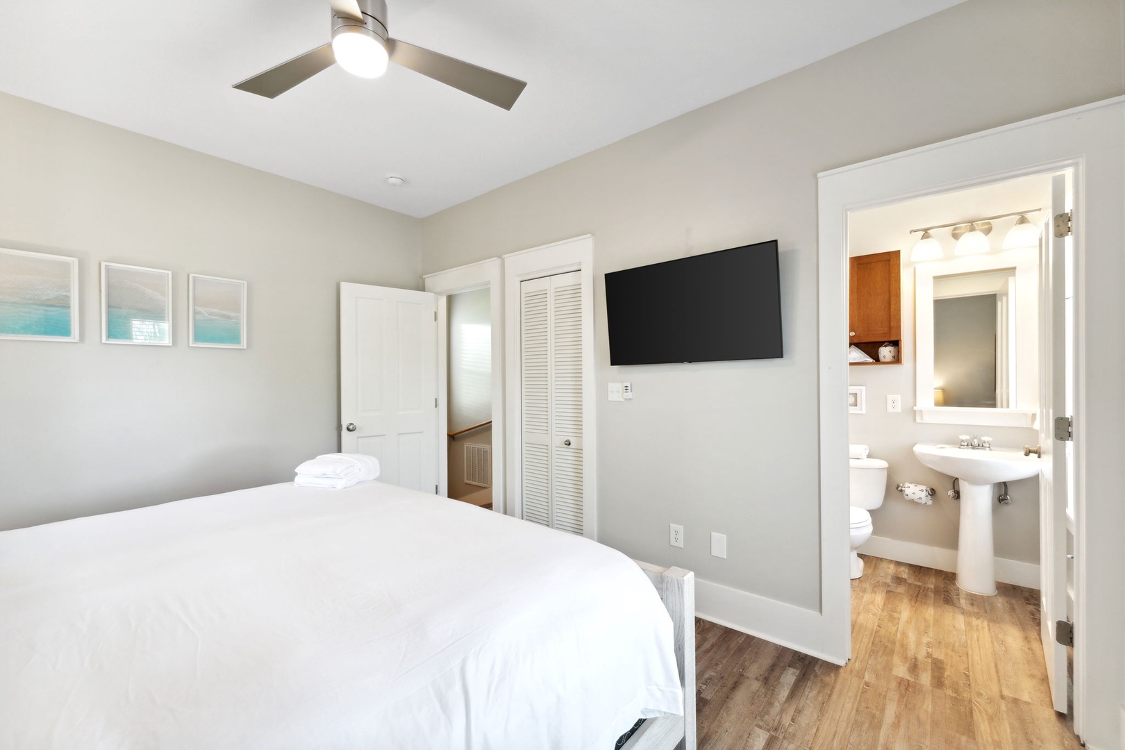Ensuite King Bedroom with with Balcony Access