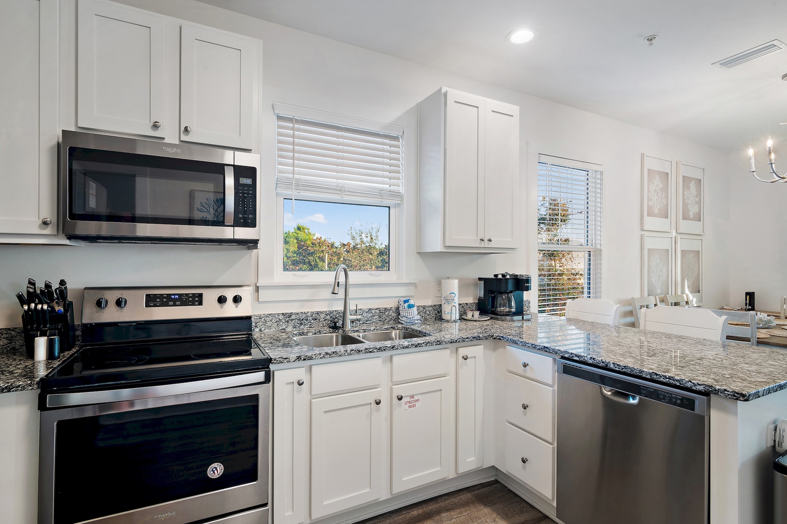 Fully applianced kitchen
