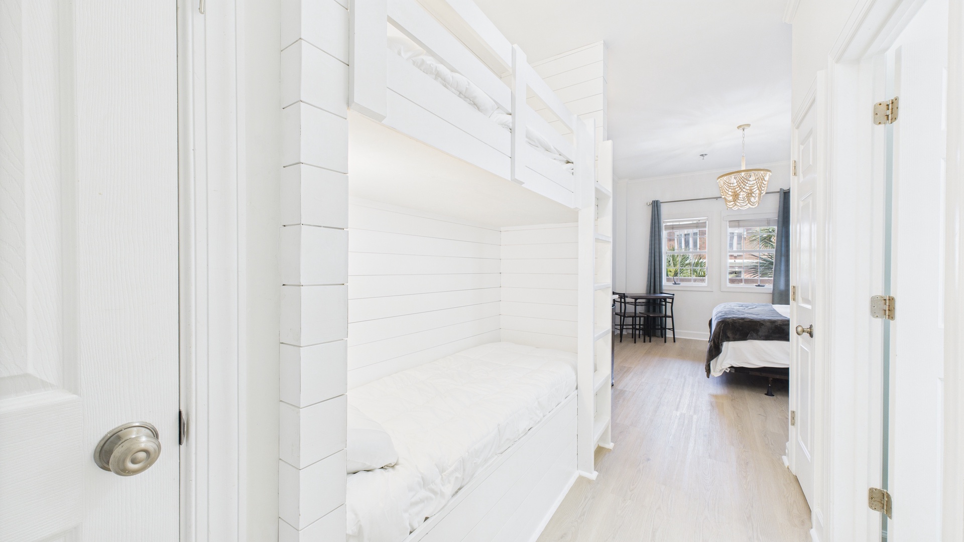 Twin-over-twin bunks in hallway (sleeps 2)