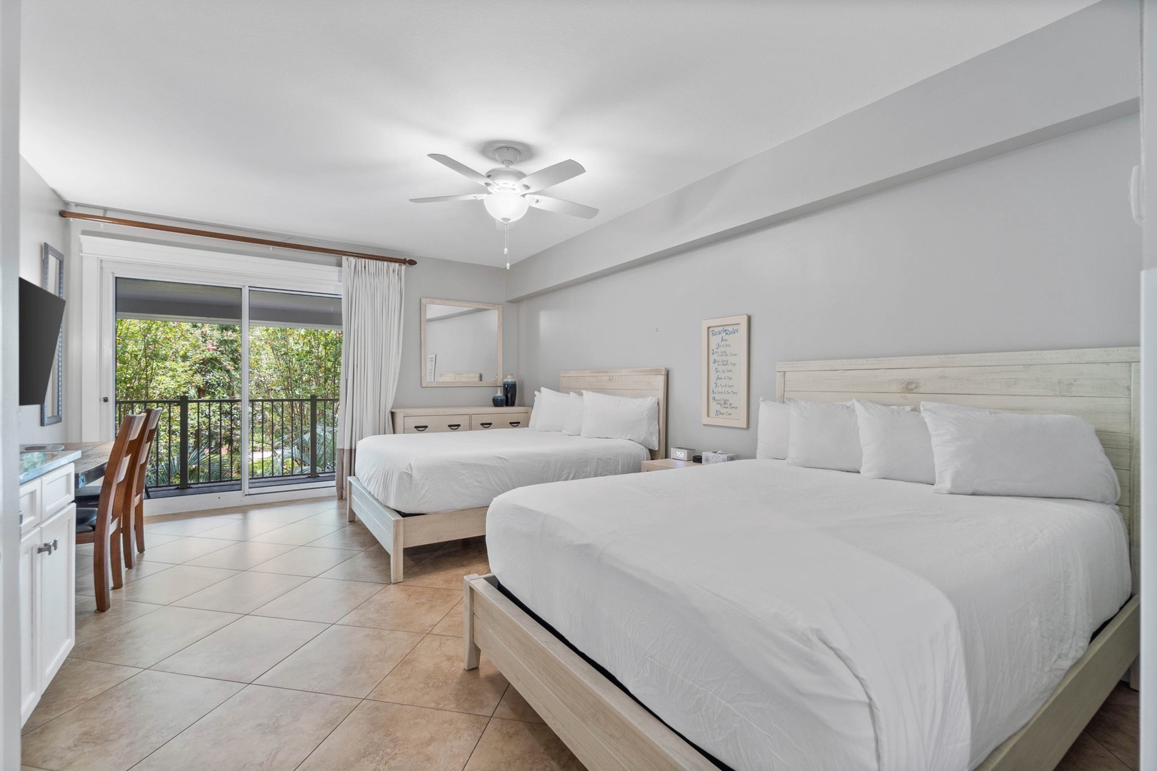 Two queen size beds