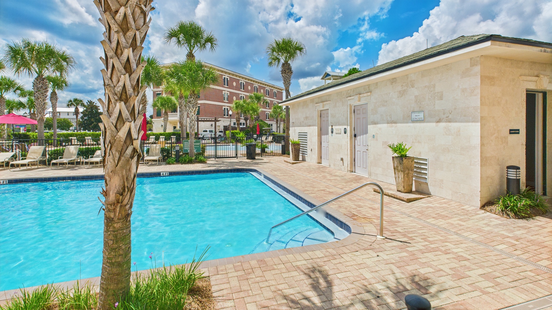 Direct access to beautiful community pool