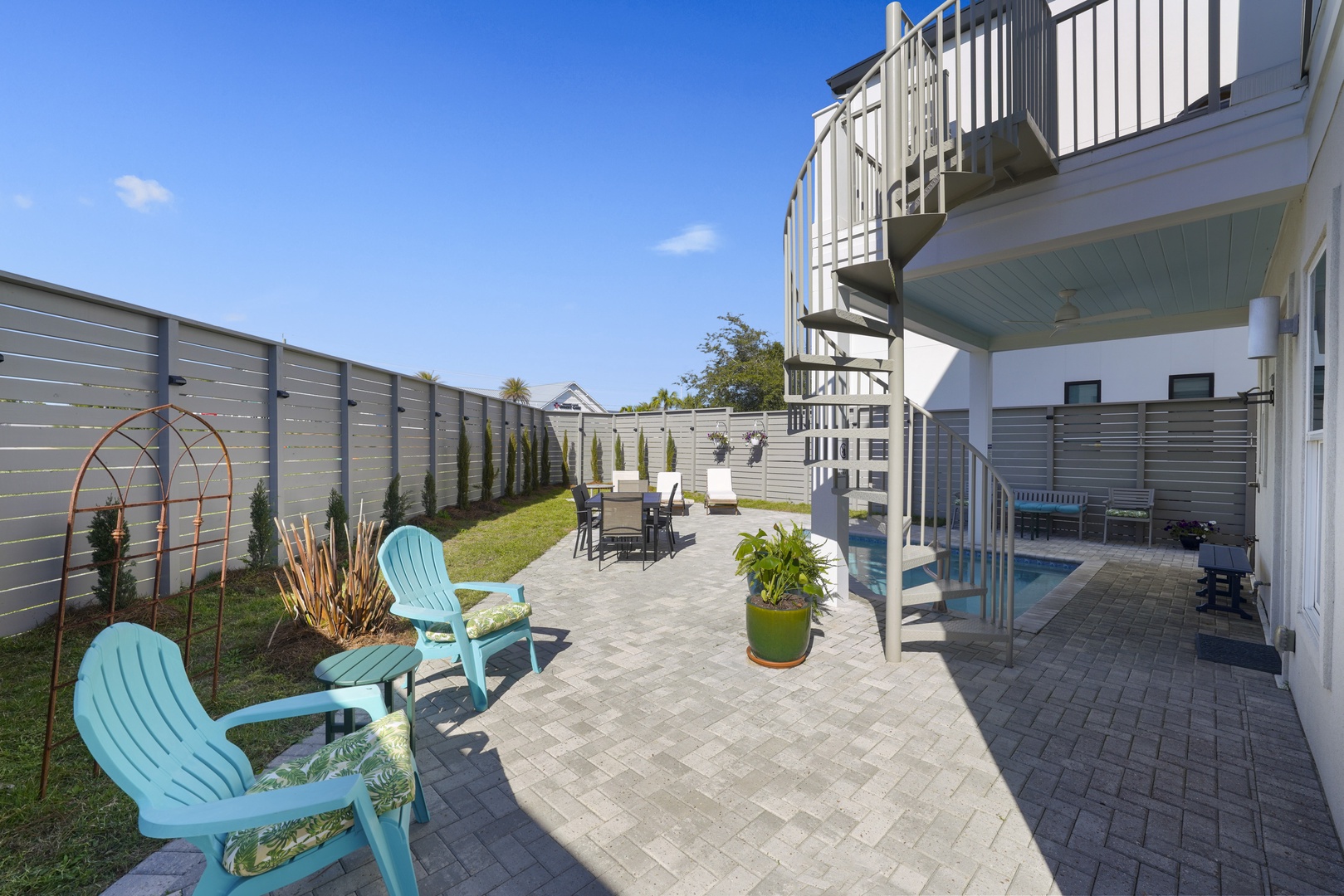 Private pool and fenced back yard