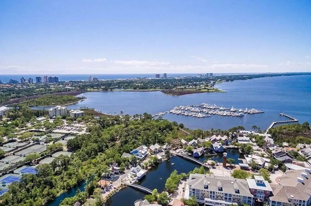 Aerial3 Bay Medium