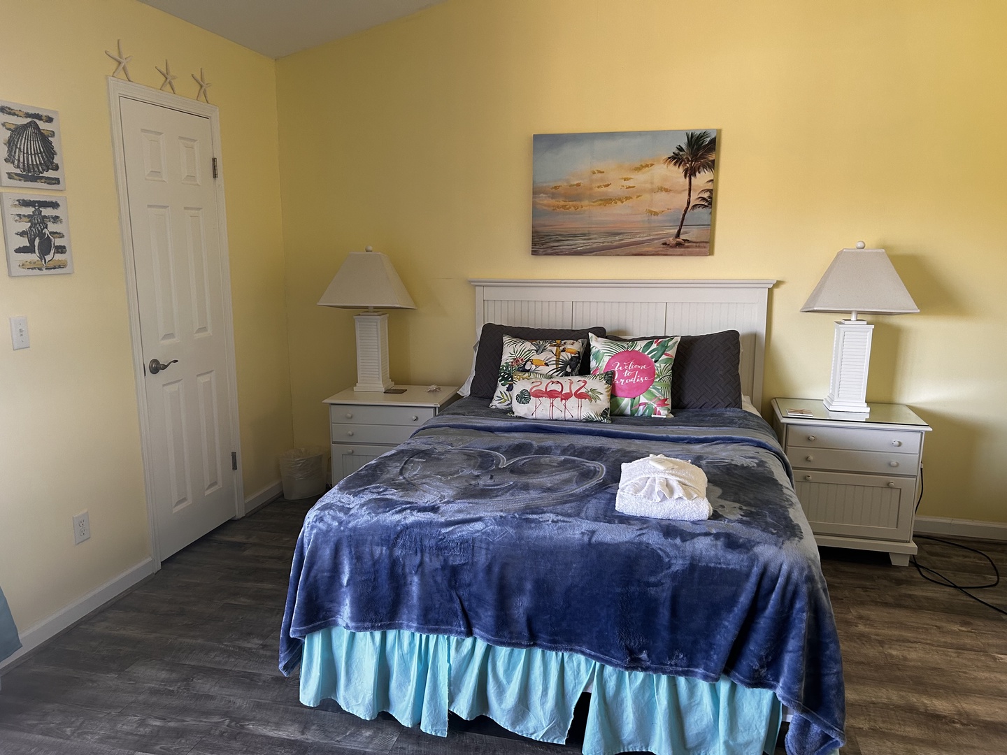 2nd bedroom with two queen beds (sleeps 4)