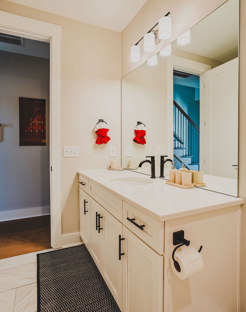 Fourth full bathroom with shower and tub combo