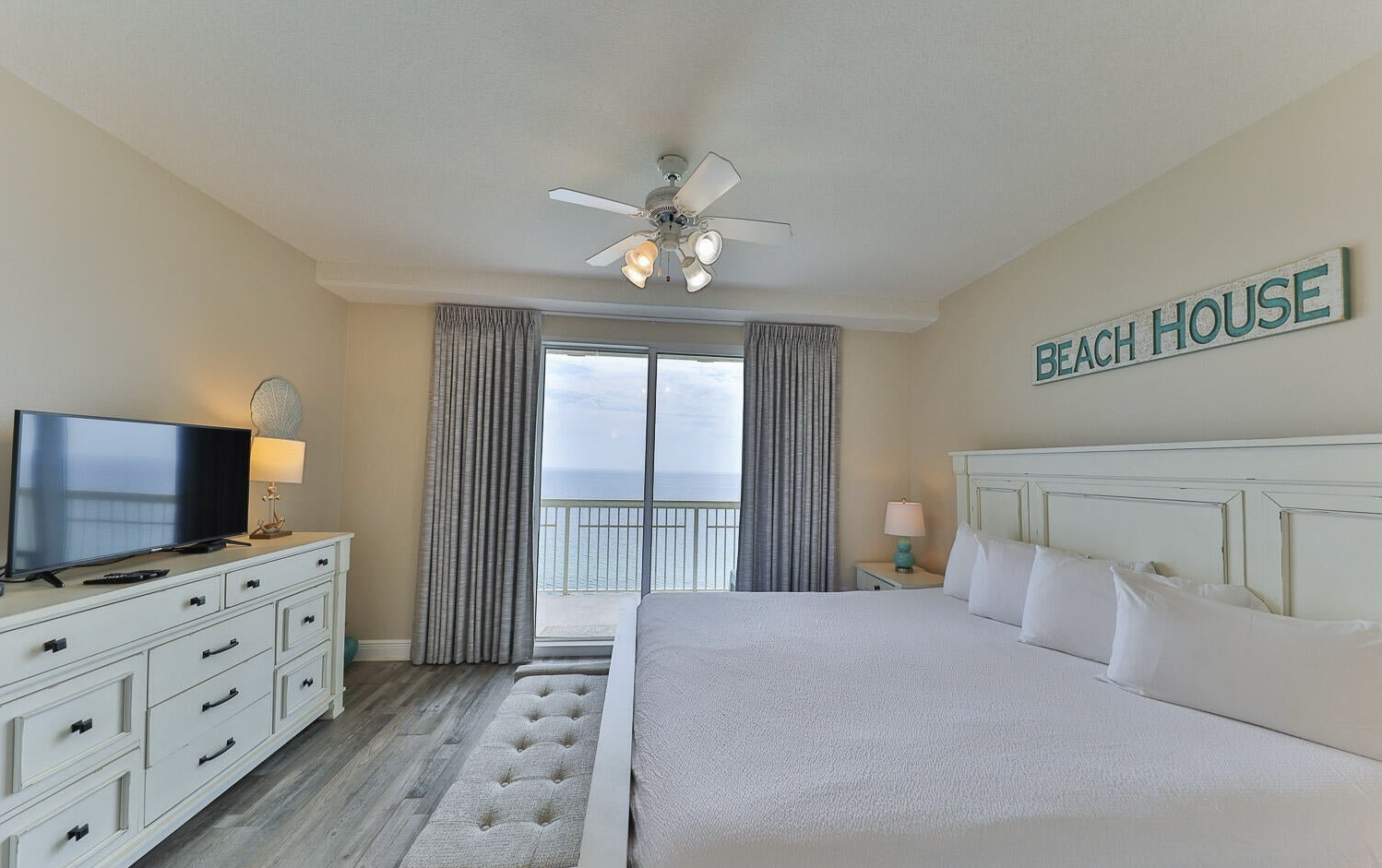Master bedroom with king bed TV and ensuite bathroom (sleeps 2)