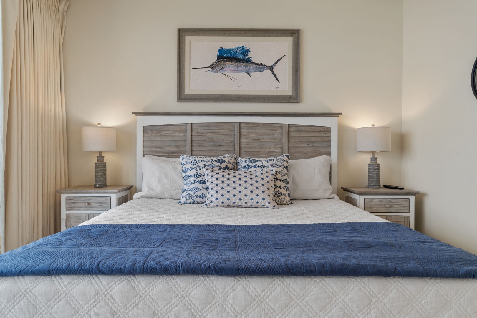 Ensuite King bedroom with balcony access