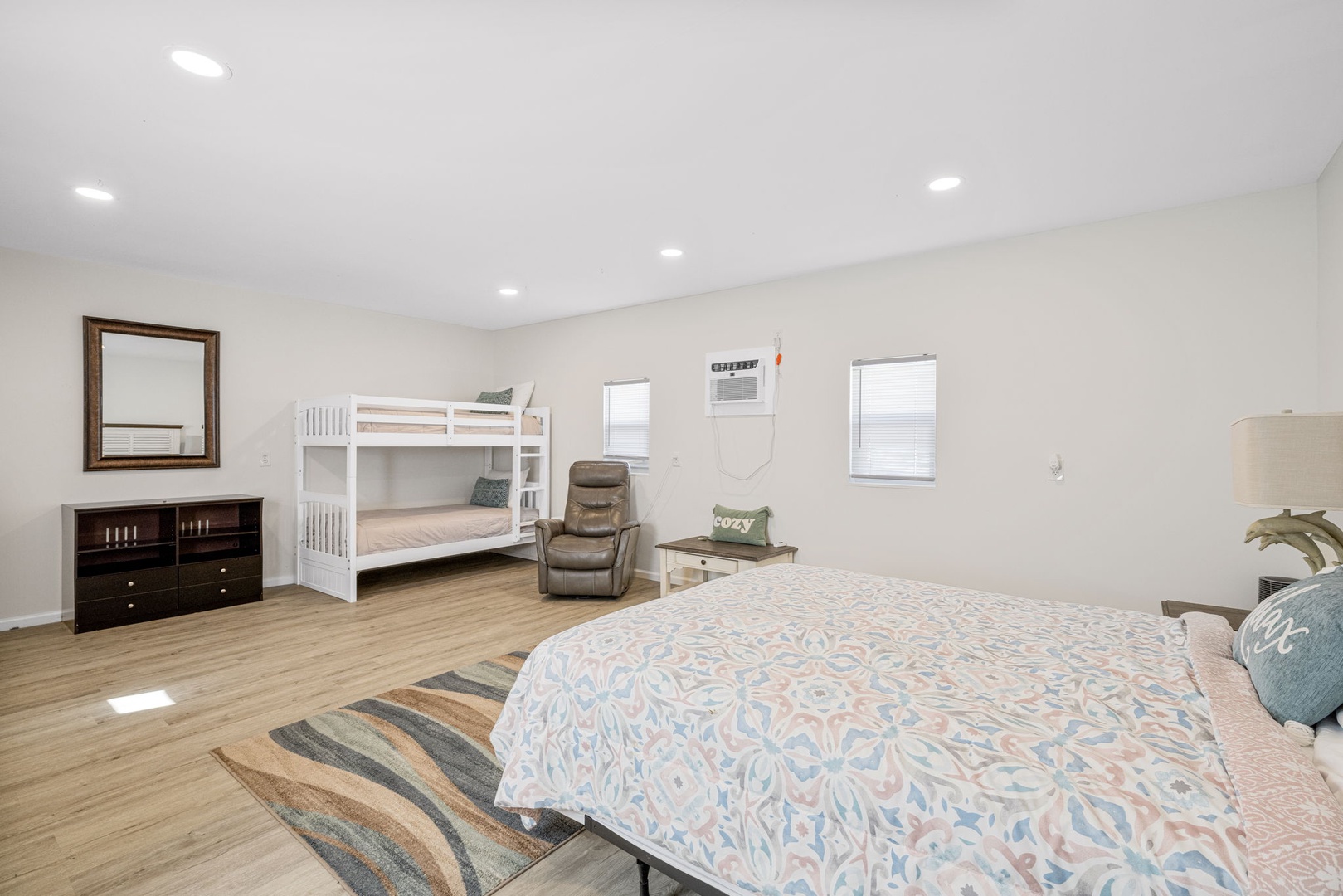 2nd guest bedroom with bunk-beds