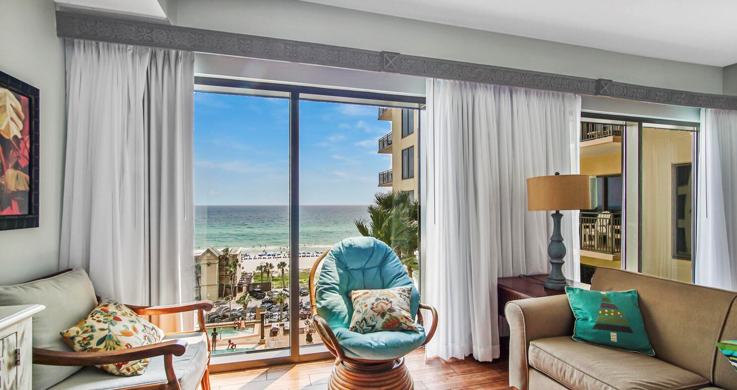 Living room area with Gulf views