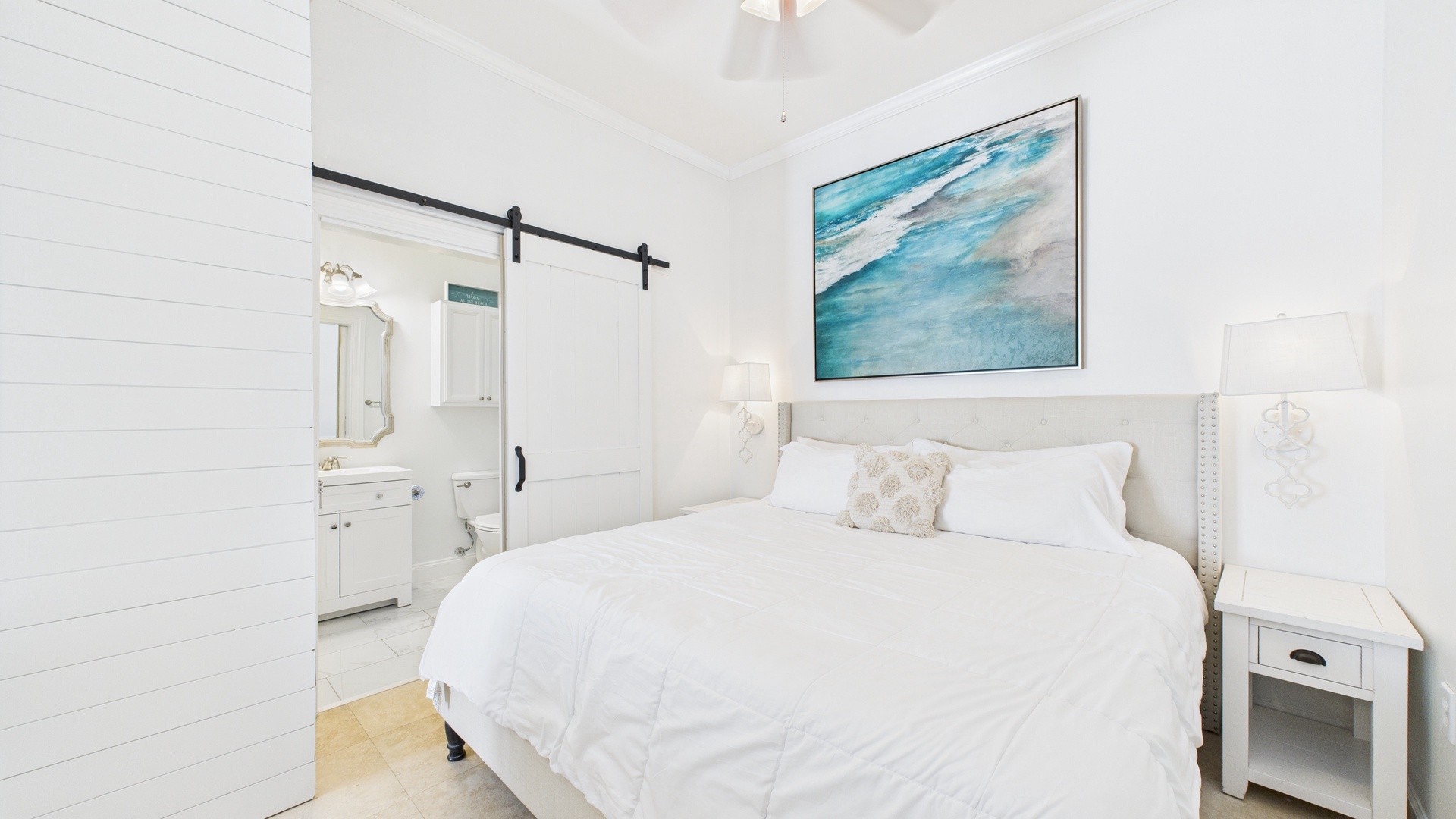 King bed with adjacent bathroom (sleeps 2)