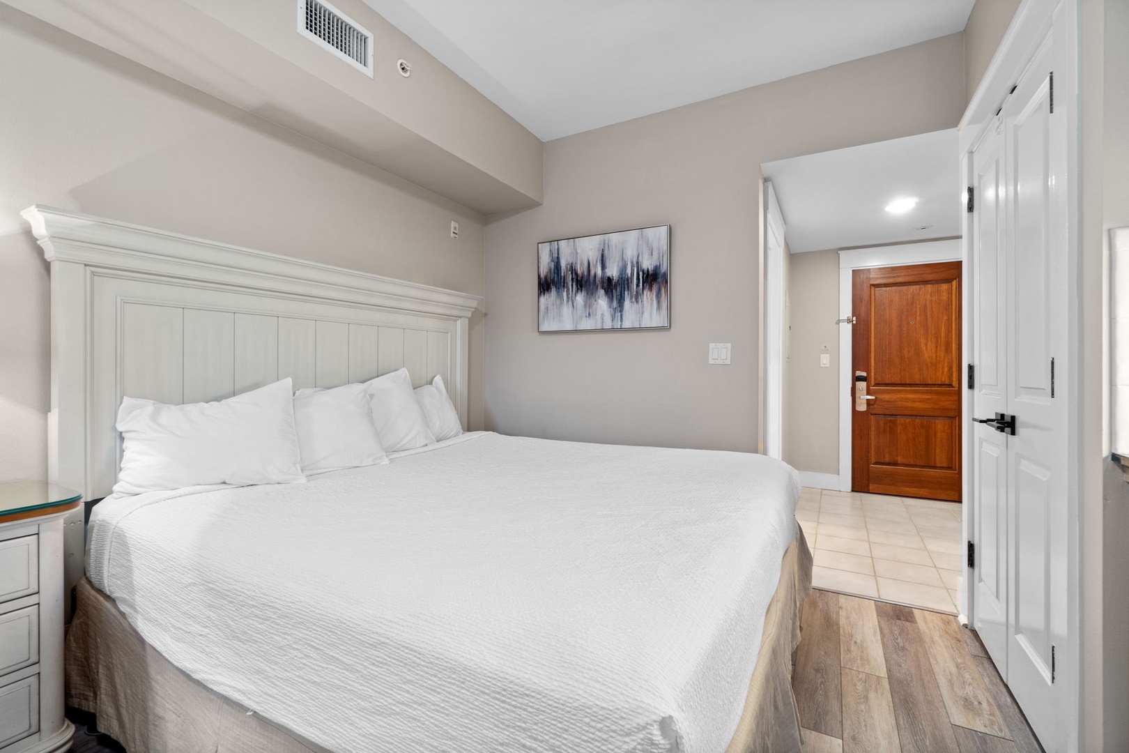 King size bed