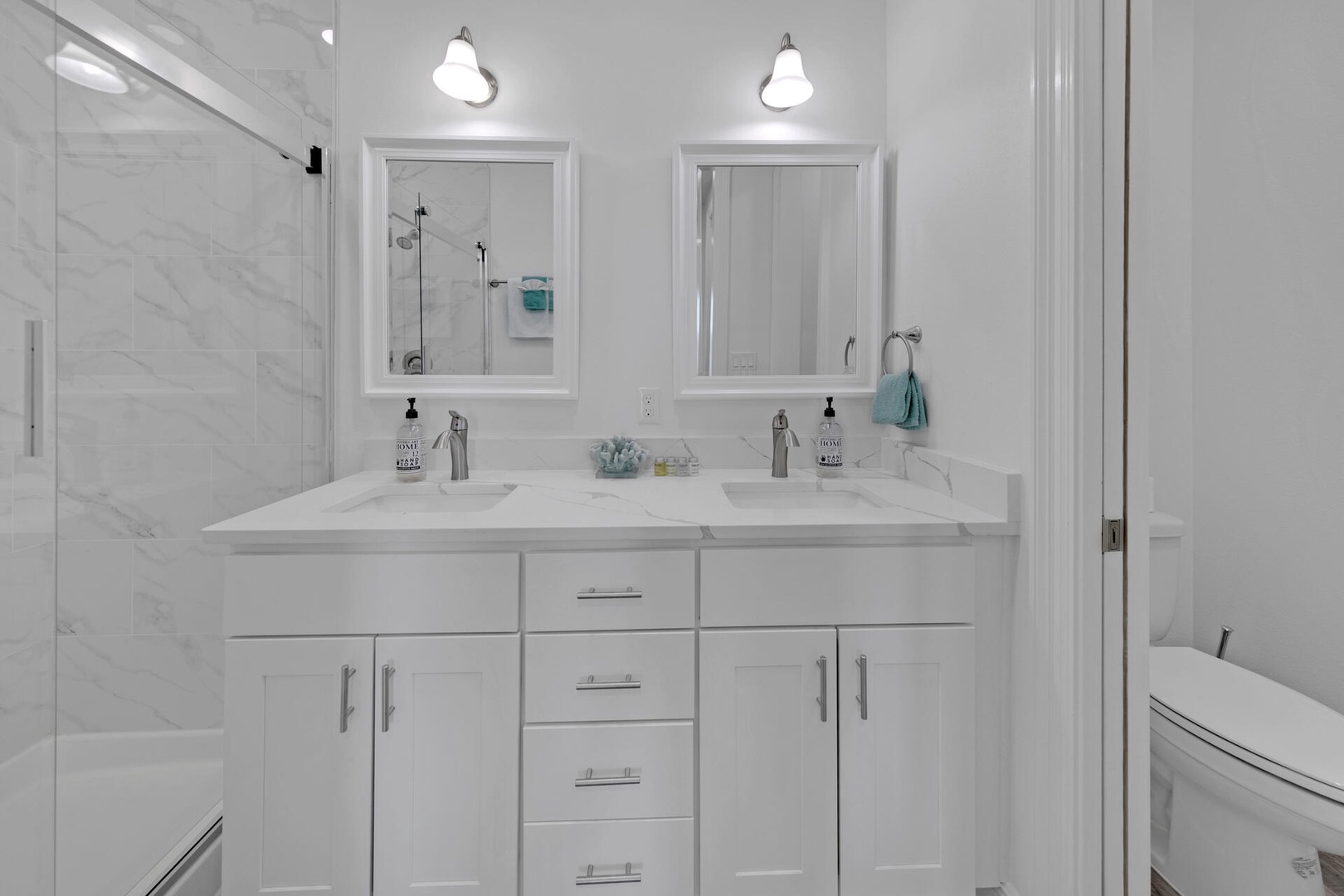 Ensuite Queen Bedroom with Balcony Access