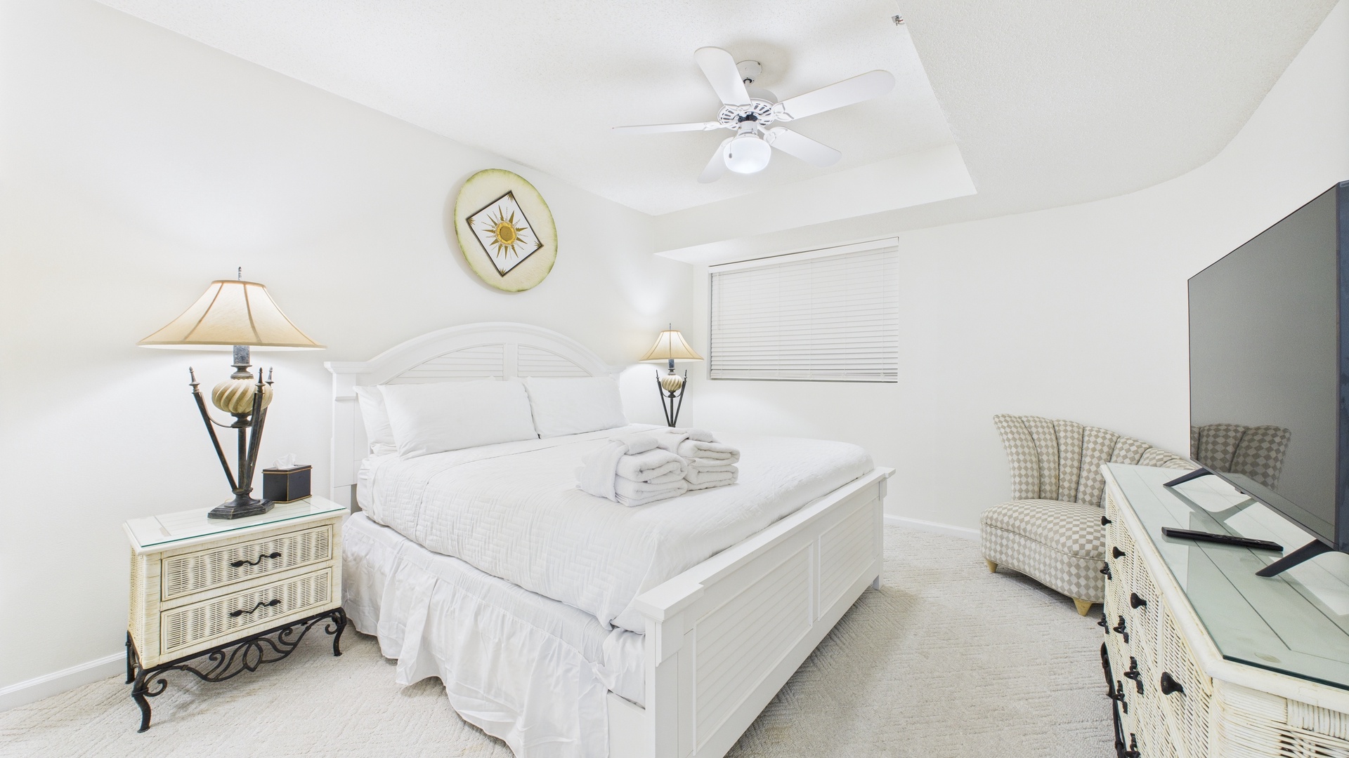 Primary guest bedroom with king bed (sleeps 2)