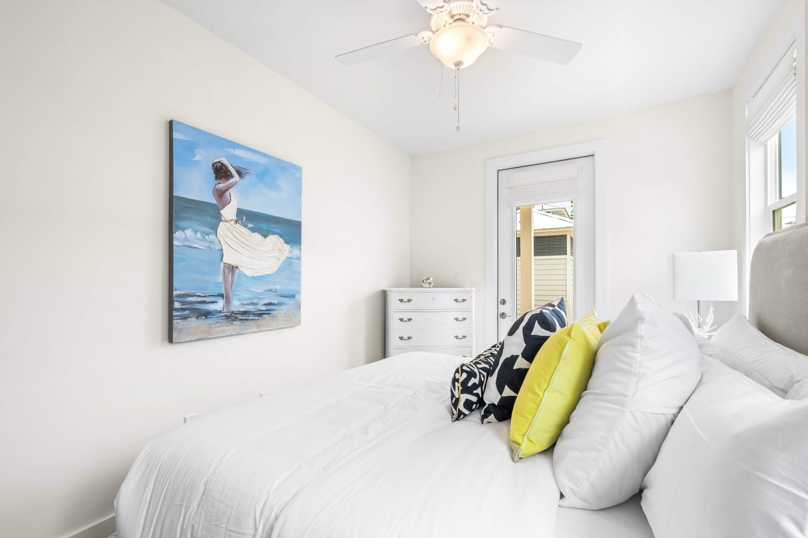 Second bedroom with king bed (sleeps 2)