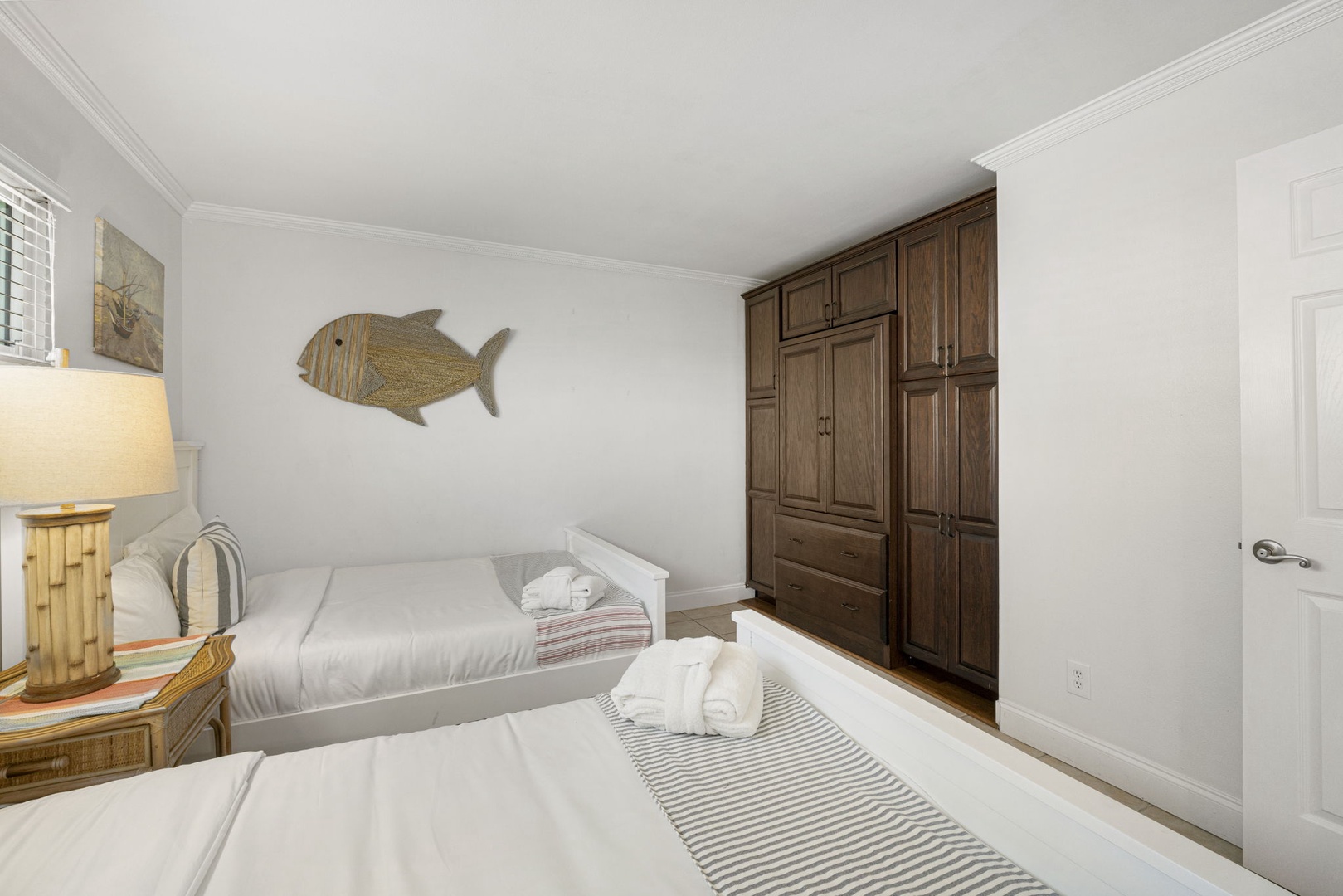 Twin bedroom