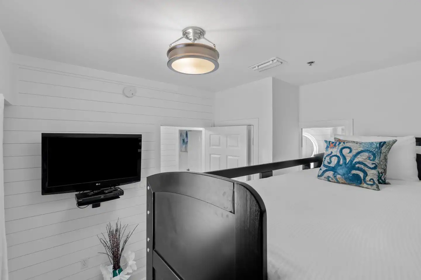 Third bedroom with twin bunk