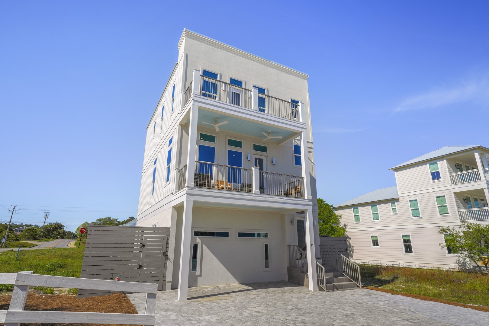 This unit is on Floor one of the house and has its own private entrance that is fully secure. It's the furthest studio from the pool.