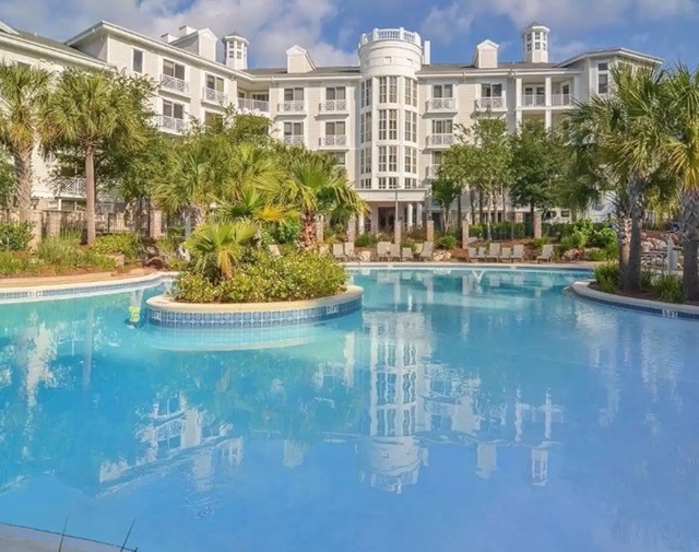 Pool2 Bay Medium