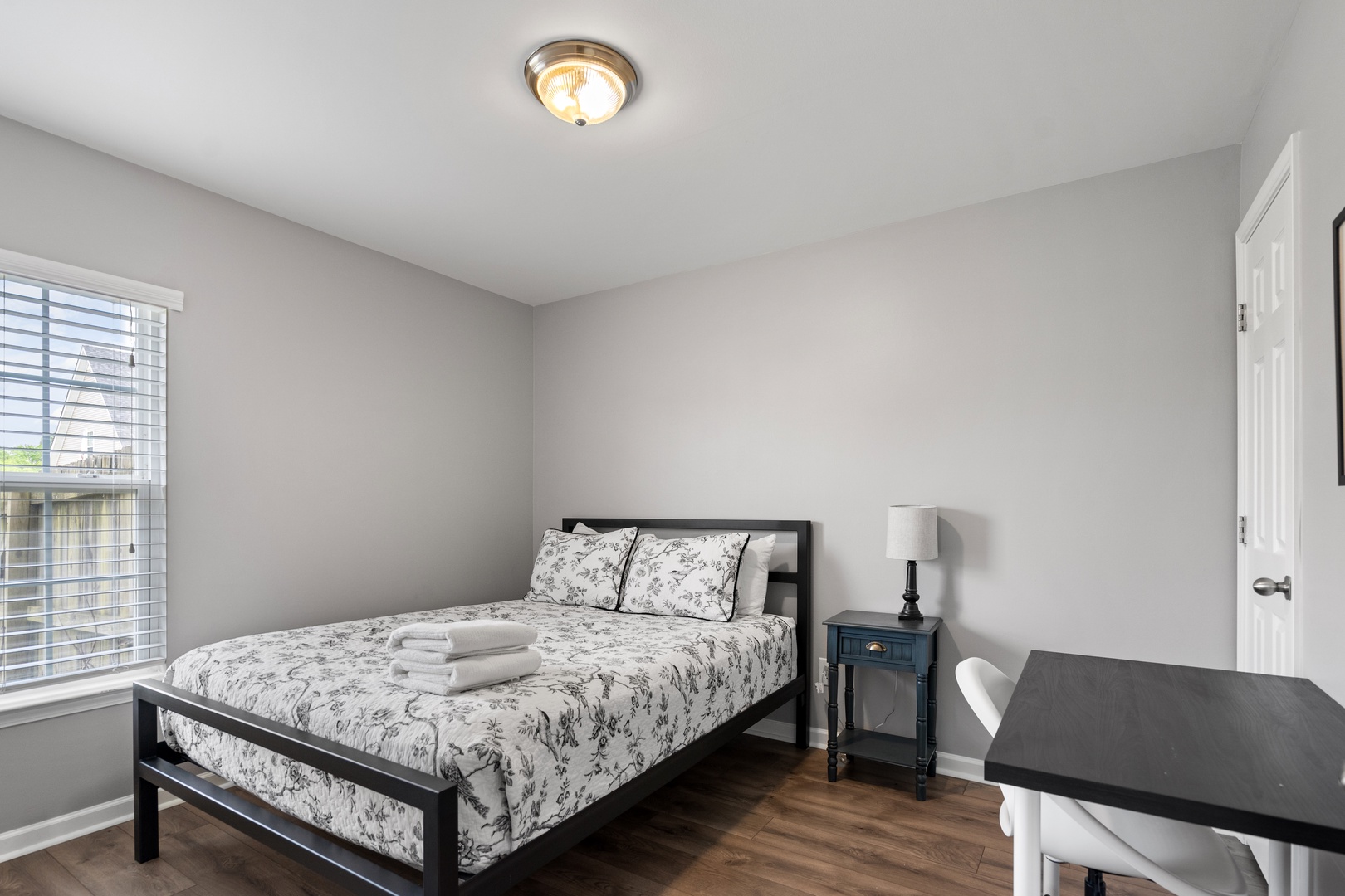 2nd Queen guest bedroom