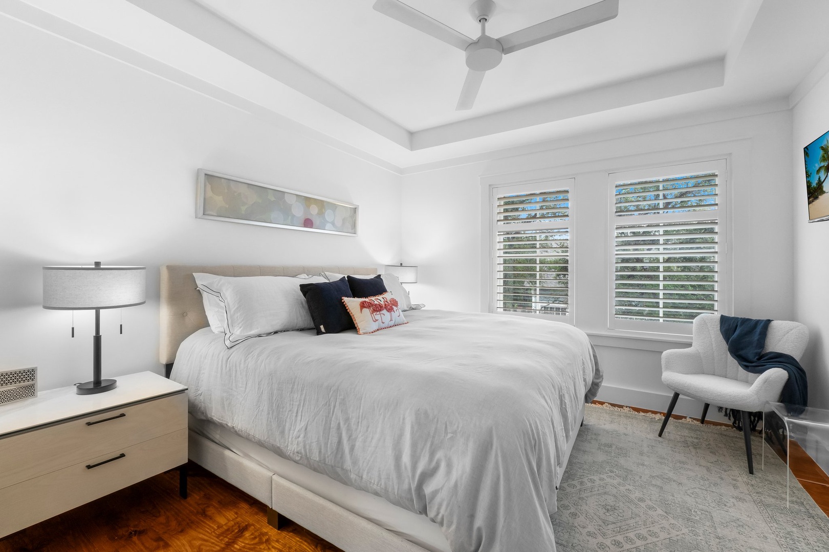 Guest bedroom with king bed