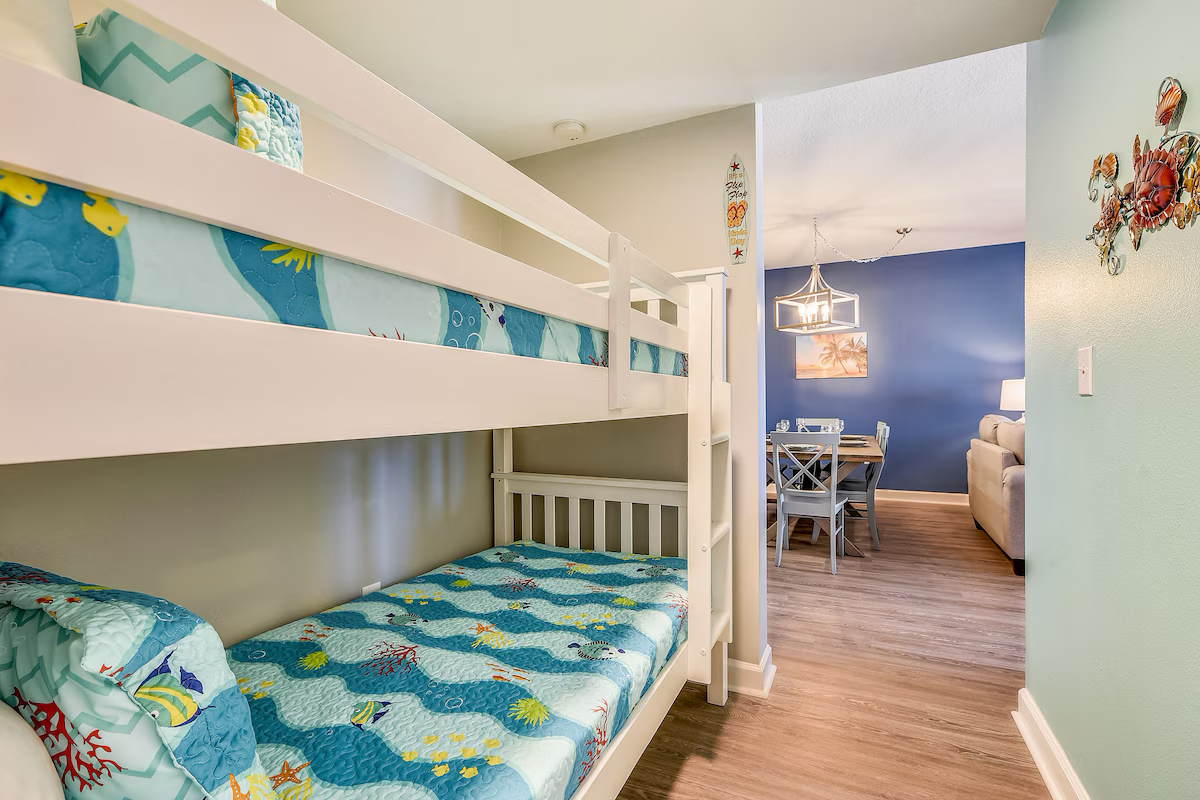 Bunk space with two twin beds