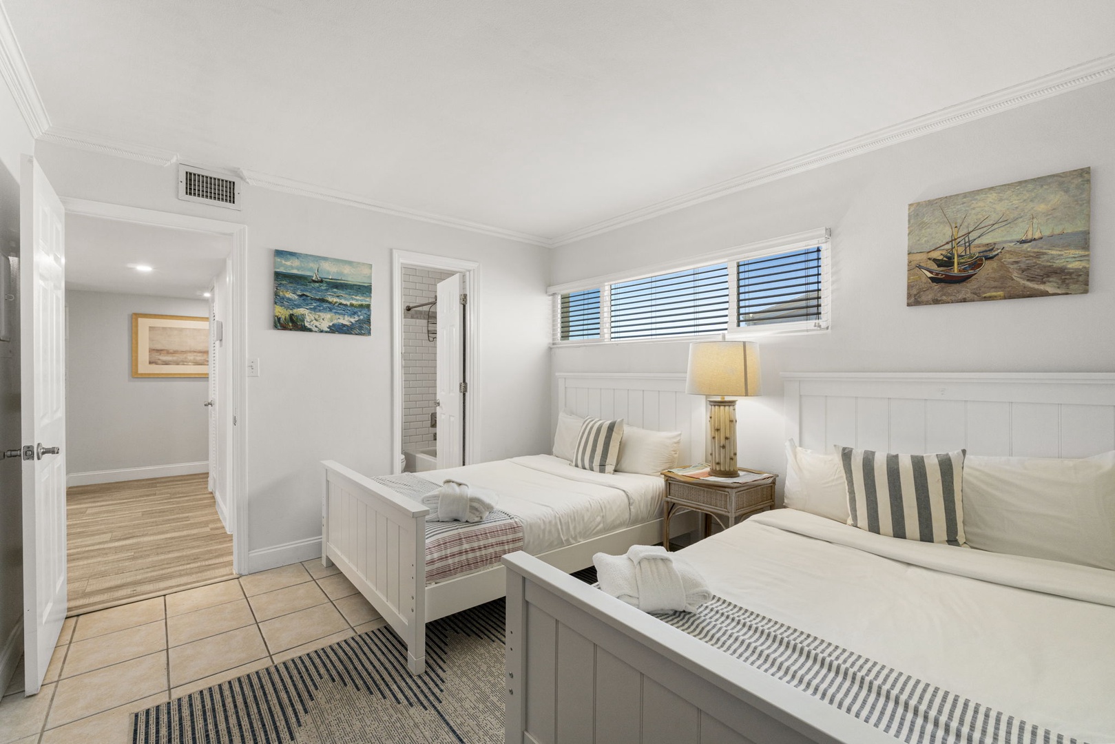 Twin bedroom