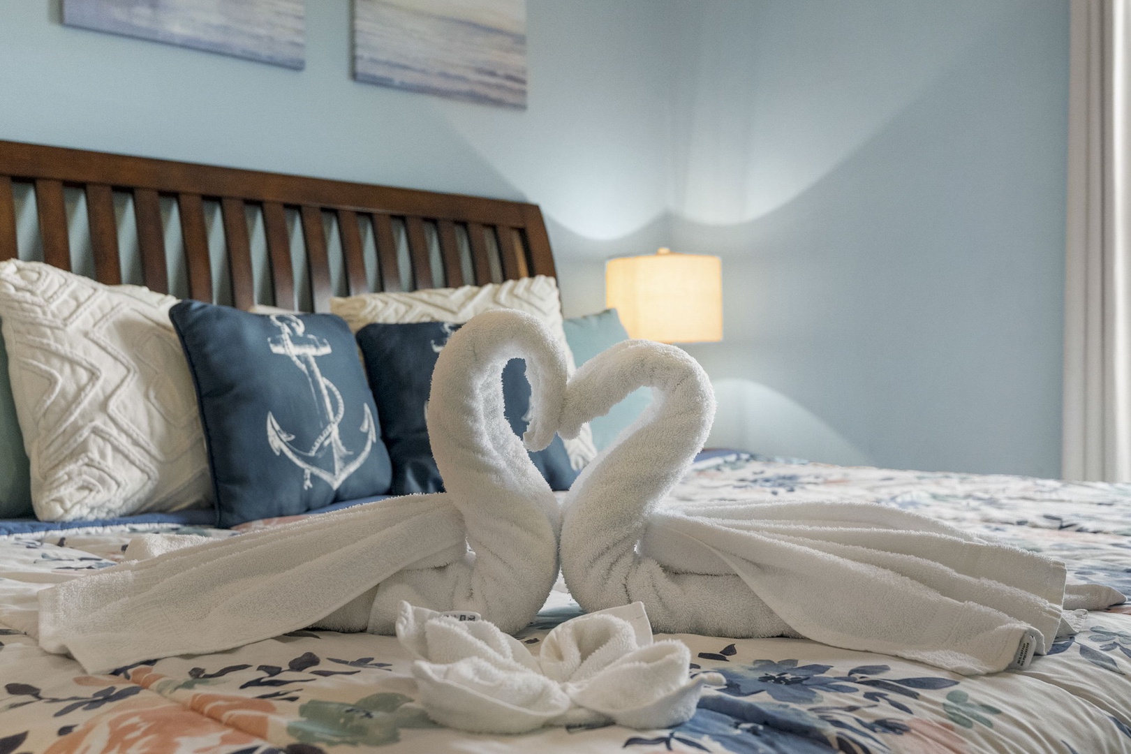 5-web-Master with king-sized bed-mls-9860-s-thomas-dr-2113