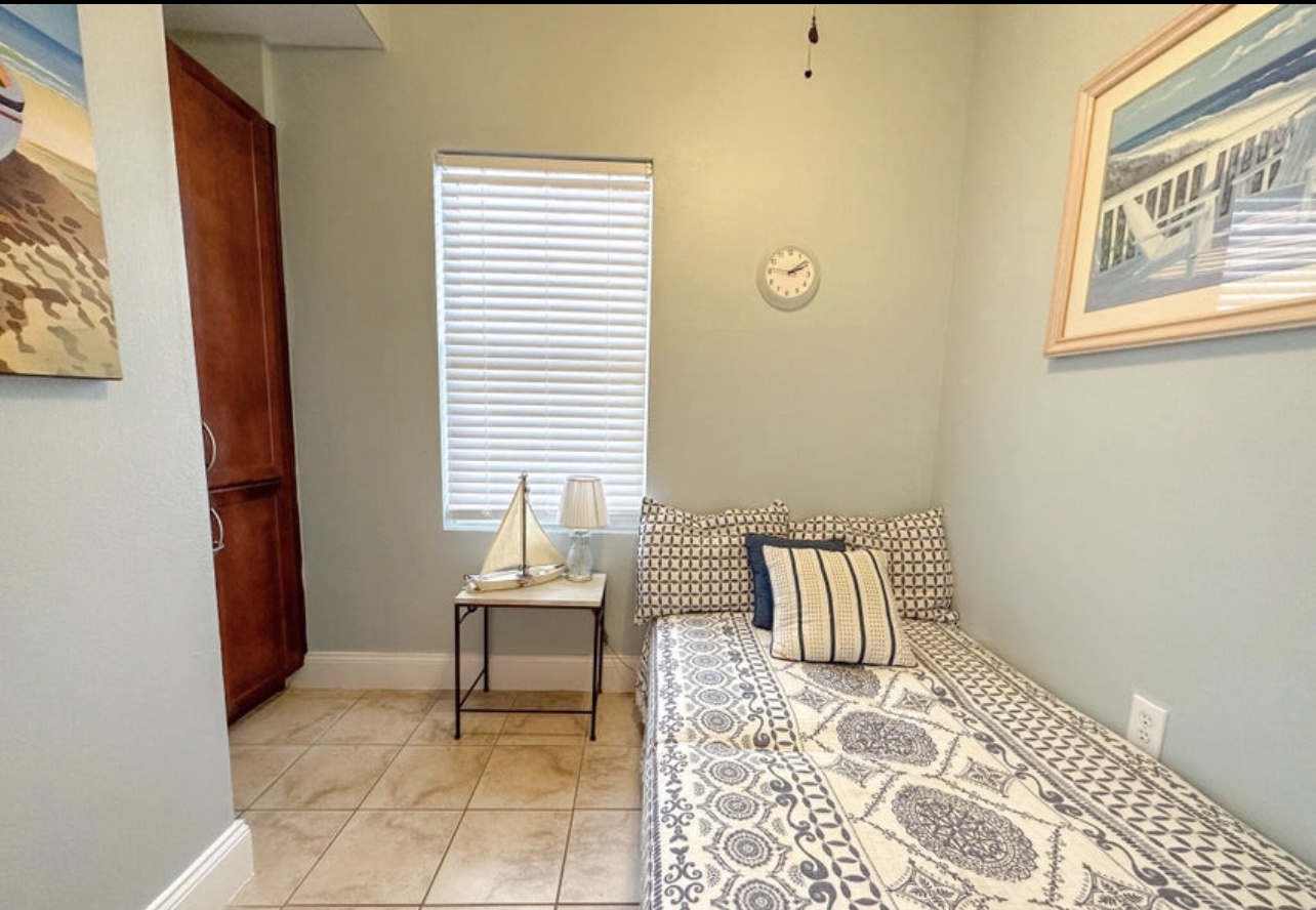 Nook area with futon