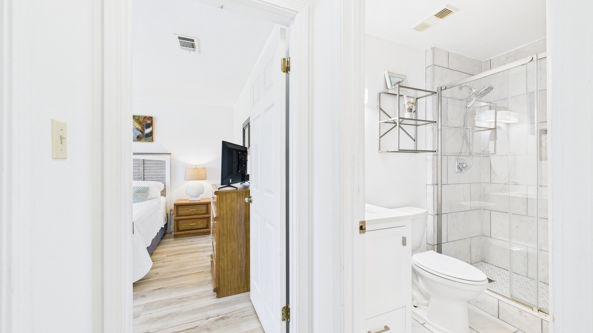 Entry-way to guest bathroom and bedroom