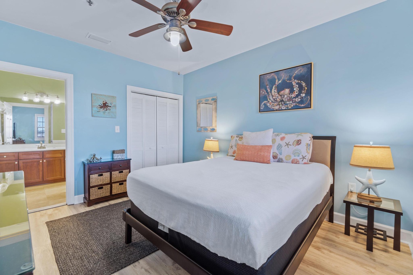 Guest bedroom with a queen size bed